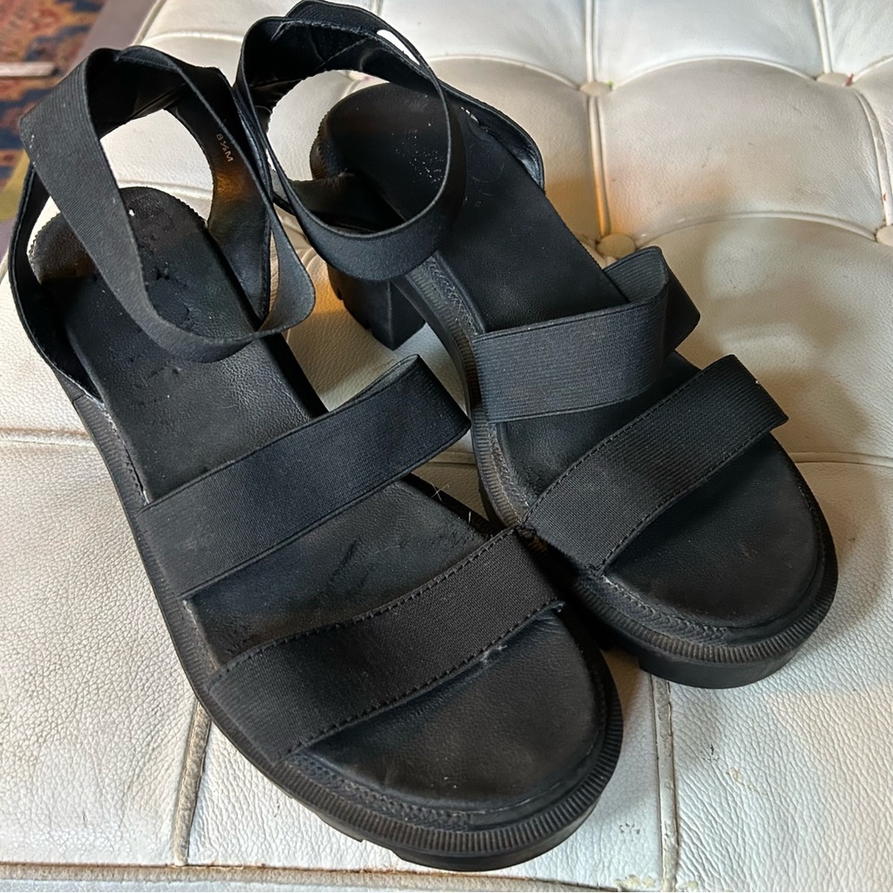 Y2K style sandals black chunky heel sz 8.5 good condition